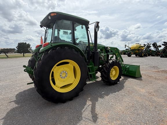 Image of John Deere 6120E equipment image 4