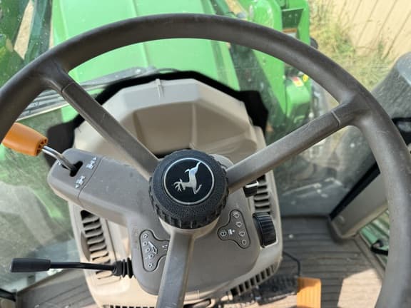 Image of John Deere 6130M equipment image 1