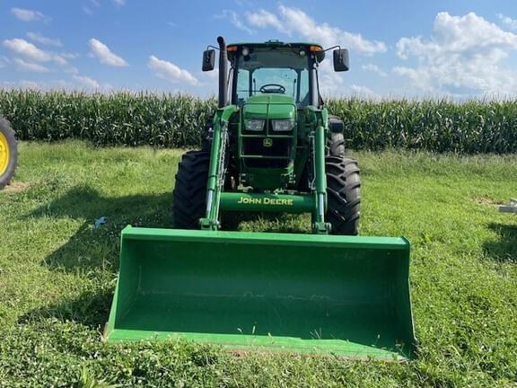 Image of John Deere 6135E equipment image 4