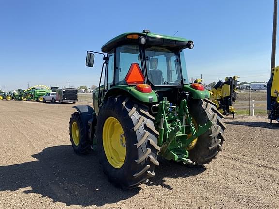 Image of John Deere 6135E equipment image 3