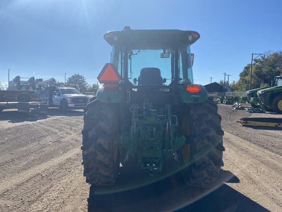 Image of John Deere 6135E equipment image 4