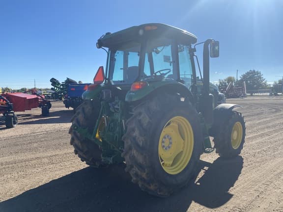 Image of John Deere 6135E equipment image 3