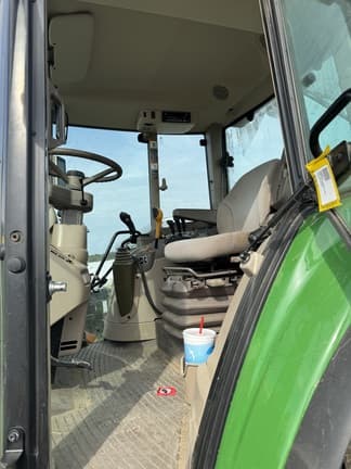 Image of John Deere 6145M equipment image 4