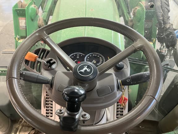 Image of John Deere 6155R equipment image 4