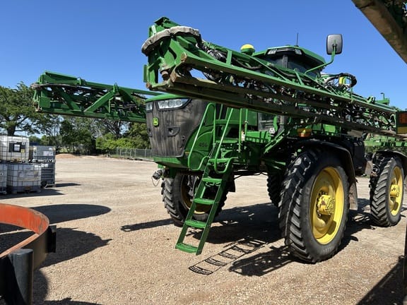 2022 John Deere 616R Equipment Image0