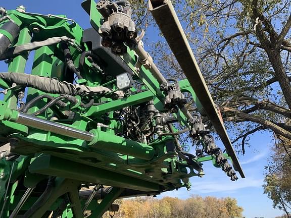 Image of John Deere 616R equipment image 4