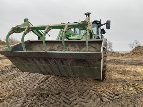 Image of John Deere 6175R equipment image 4