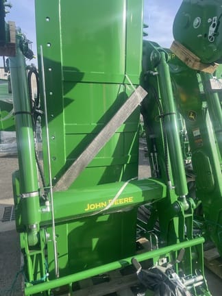 2022 John Deere 620R Equipment Image0