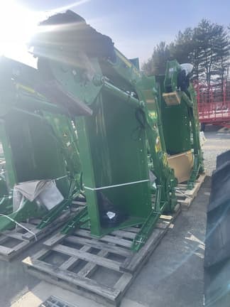 Image of John Deere 620R equipment image 1