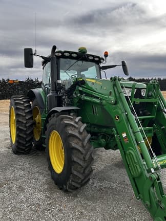 Image of John Deere 6215R equipment image 1