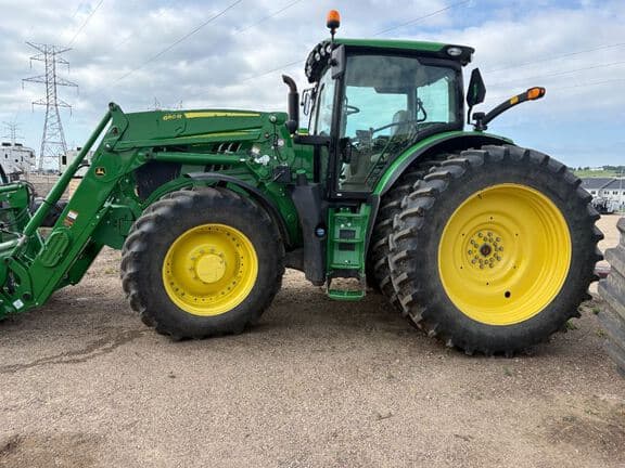 Image of John Deere 6215R equipment image 2