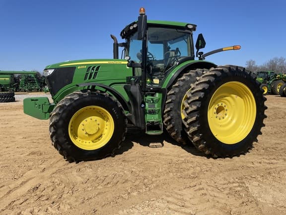 Image of John Deere 6215R equipment image 4