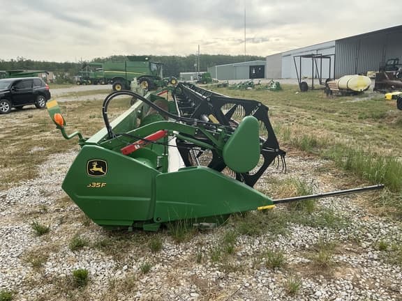 Image of John Deere 635F equipment image 4