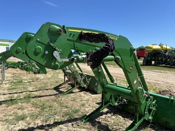 Image of John Deere 640R equipment image 2