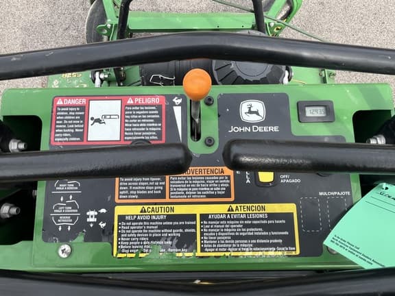 Image of John Deere 652R equipment image 2