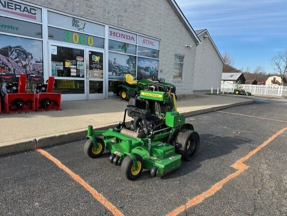 2022 John Deere 652R Equipment Image0