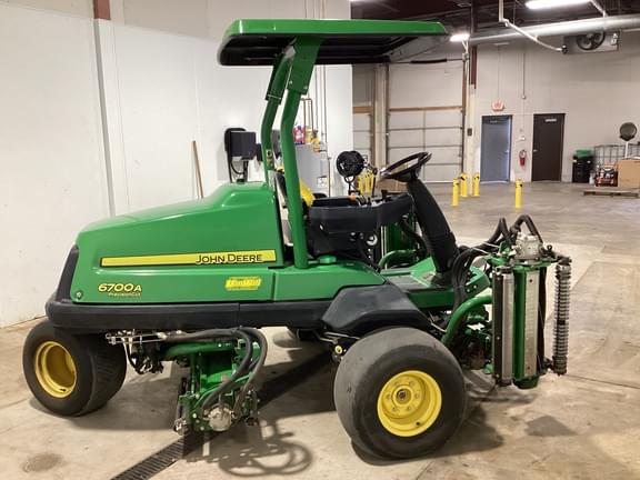 Image of John Deere 6700A equipment image 2