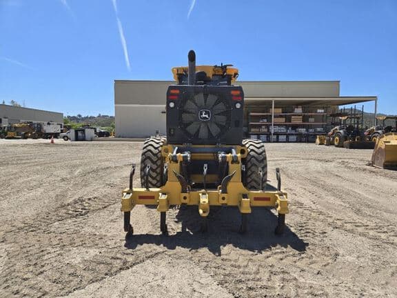 Image of John Deere 672G equipment image 3