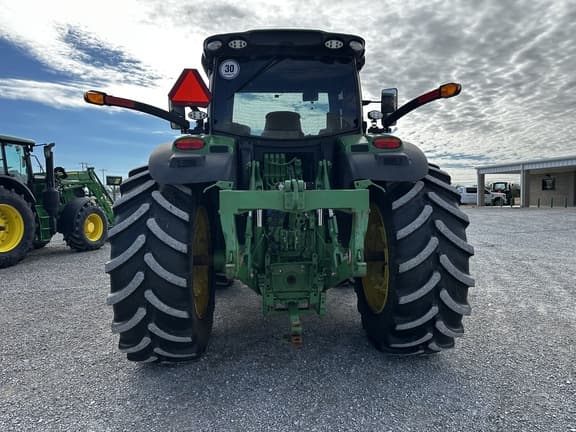 Image of John Deere 6R 215 equipment image 4