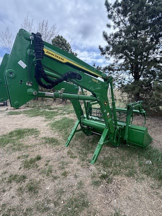 2022 John Deere 700M Equipment Image0