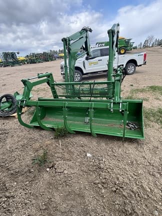 Image of John Deere 700M equipment image 4