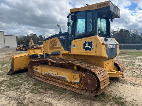 Image of John Deere 750L equipment image 2