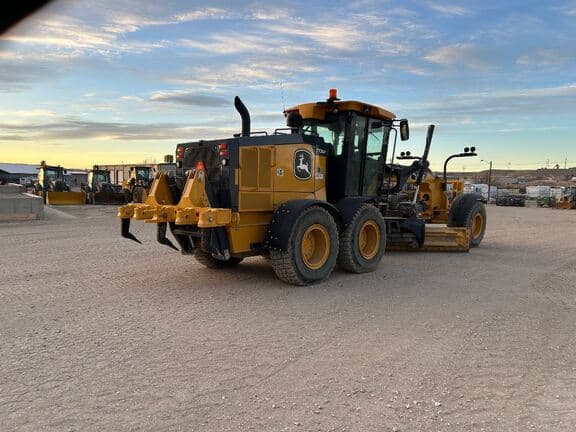 Image of John Deere 772G equipment image 4