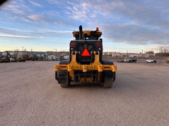 Image of John Deere 772G equipment image 3