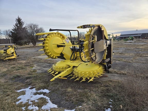 2022 John Deere 778 Equipment Image0