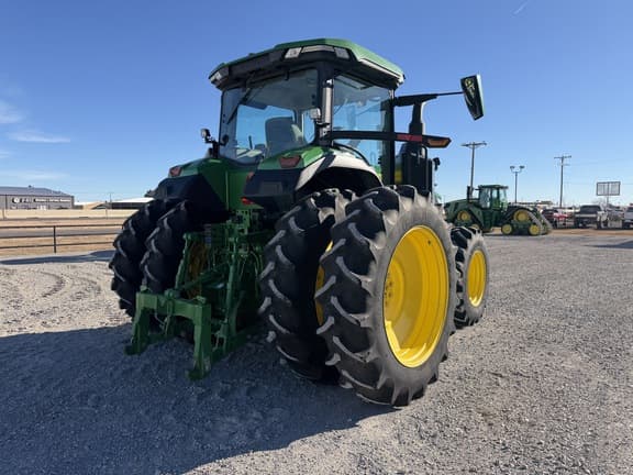 Image of John Deere 7R 210 equipment image 4