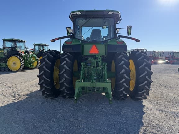 Image of John Deere 7R 210 equipment image 3