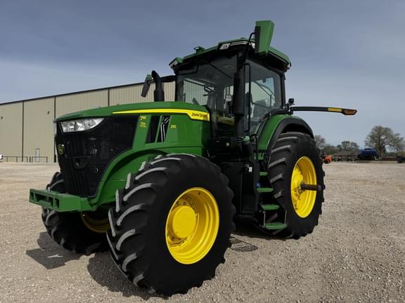 Image of John Deere 7R 210 Primary image