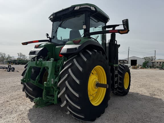 Image of John Deere 7R 210 equipment image 4