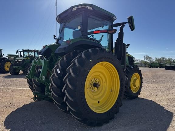 Image of John Deere 7R 210 equipment image 4