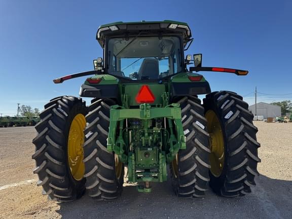 Image of John Deere 7R 210 equipment image 3