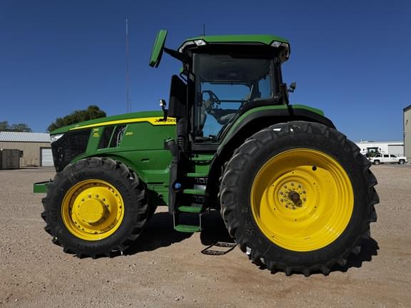 Image of John Deere 7R 210 equipment image 1