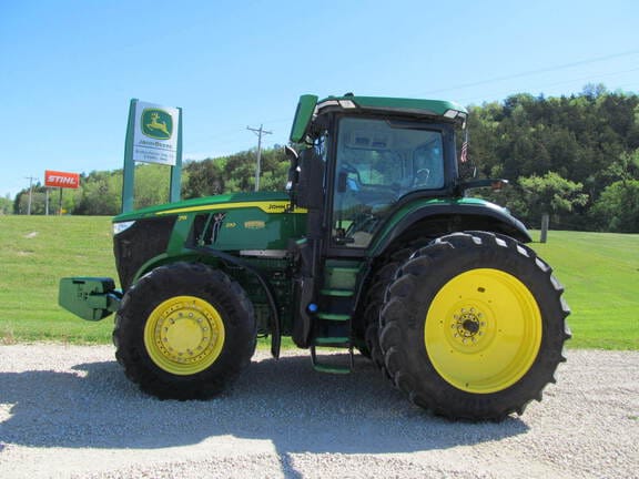 2022 John Deere 7R 210 Equipment Image0