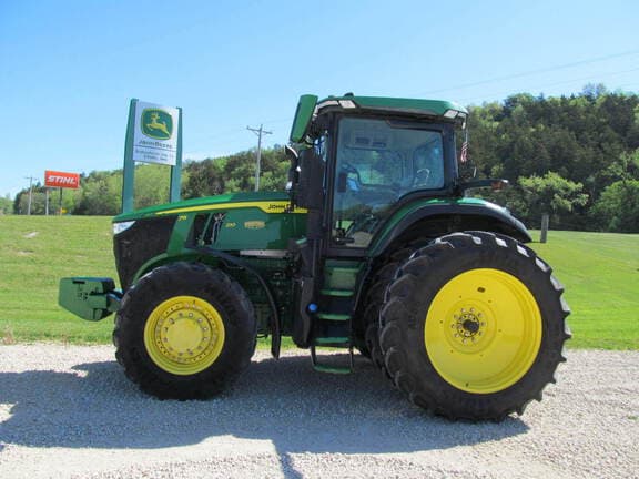Image of John Deere 7R 210 Primary image