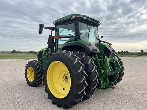 Image of John Deere 7R 210 equipment image 2