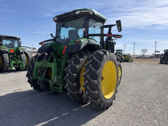 Image of John Deere 7R 210 equipment image 4