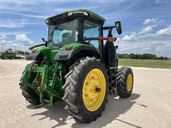 Image of John Deere 7R 210 equipment image 4