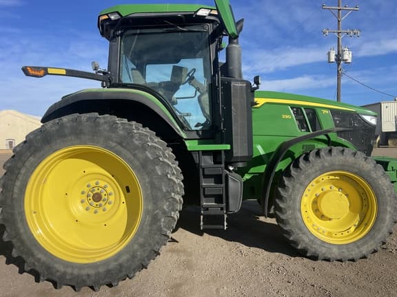 Image of John Deere 7R 230 equipment image 4