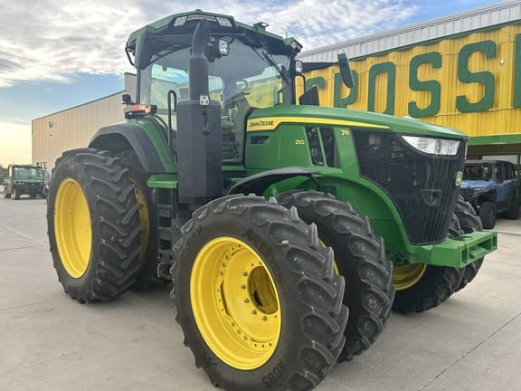 2022 John Deere 7R 250 Equipment Image0