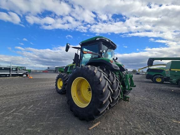 Image of John Deere 7R 250 equipment image 2