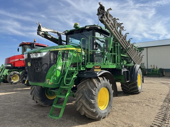 2022 John Deere 800R Equipment Image0