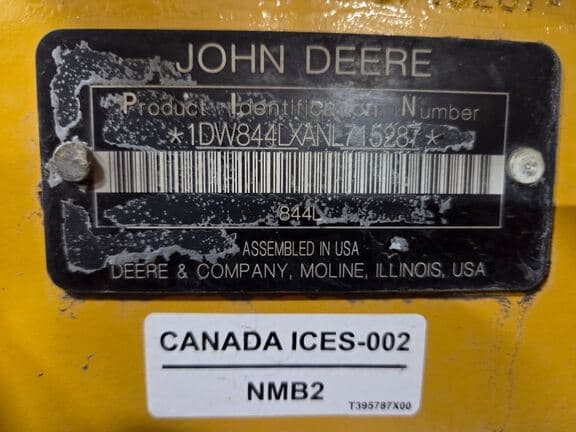 Image of John Deere 844L equipment image 4