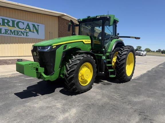 Image of John Deere 8R 230 equipment image 1