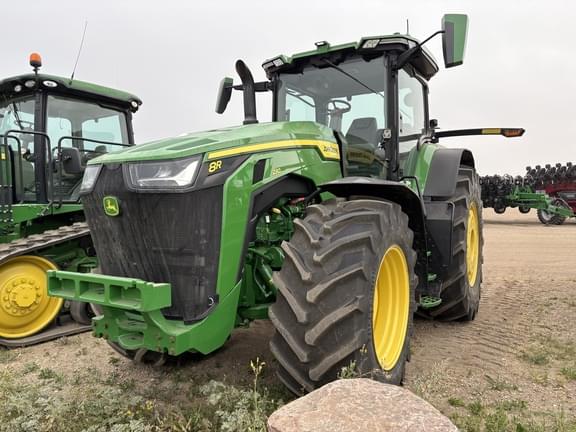 Image of John Deere 8R 230 equipment image 1