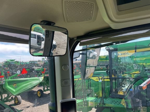 Image of John Deere 8R 250 equipment image 2