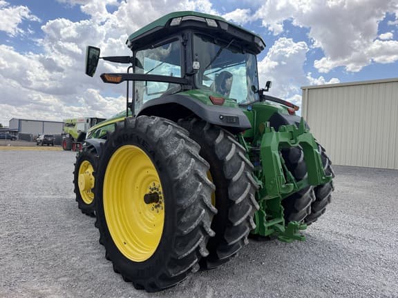 Image of John Deere 8R 310 equipment image 2